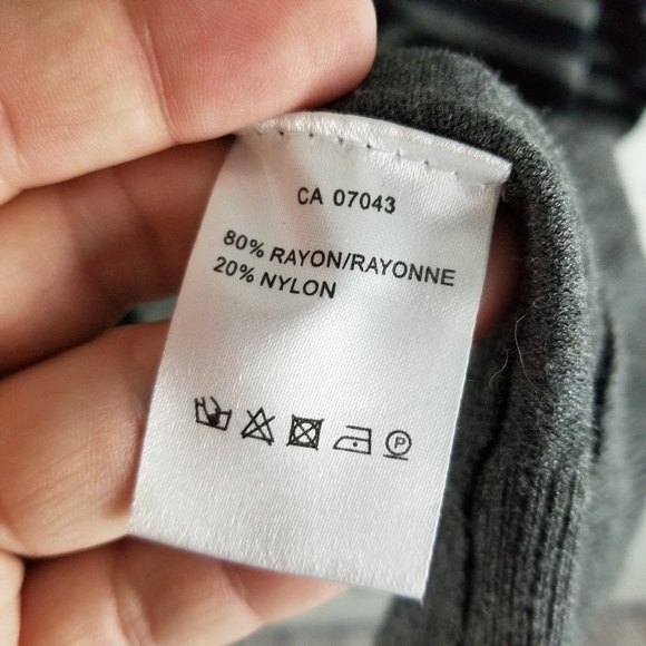 LARSEN GRAY | striped thin knit v-neck sweater - Picture 5 of 6